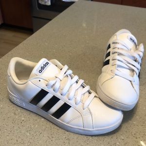 Adidas Baseline sneakers